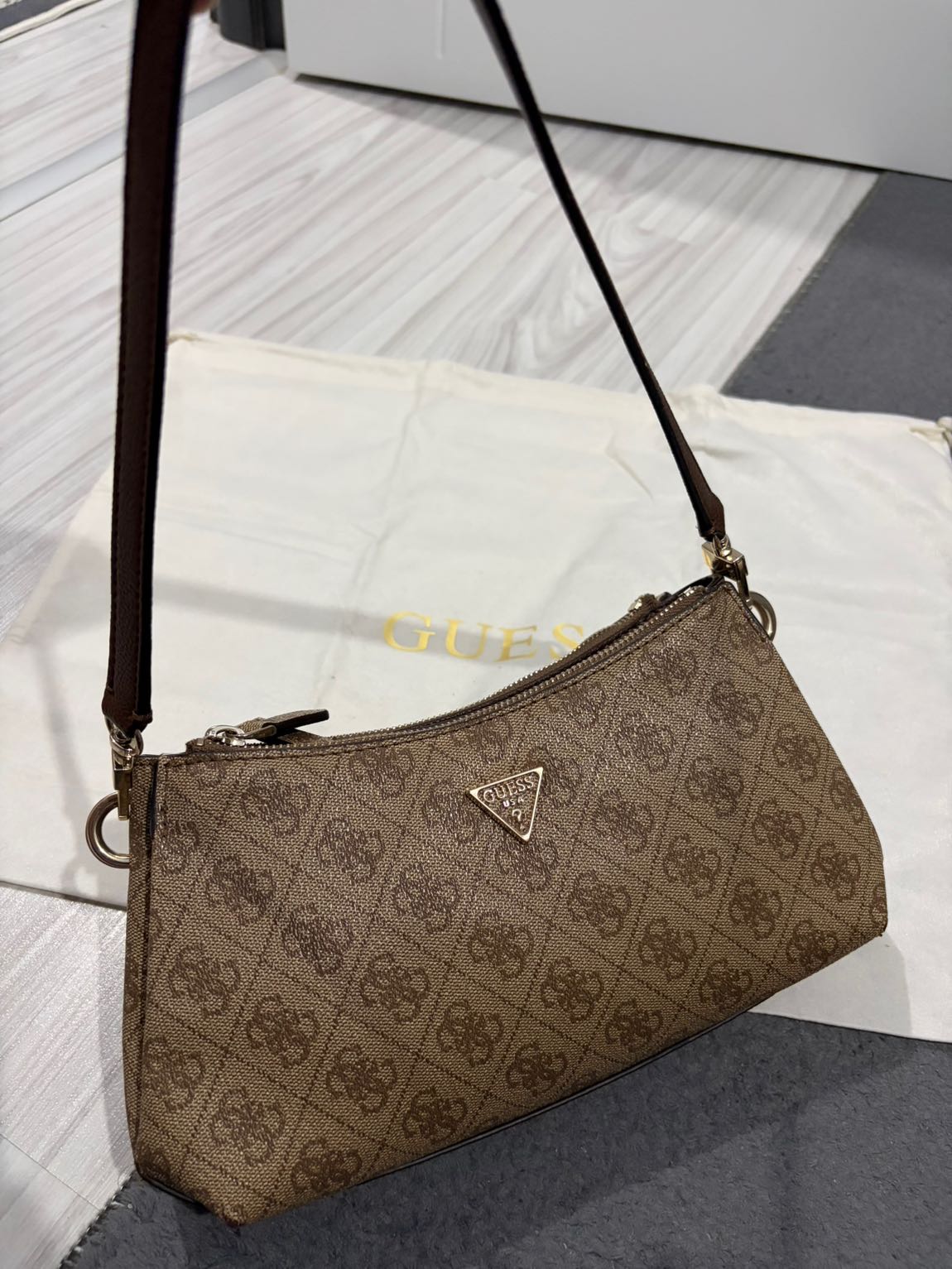 Guess orijinal çanta — görsel 4/11