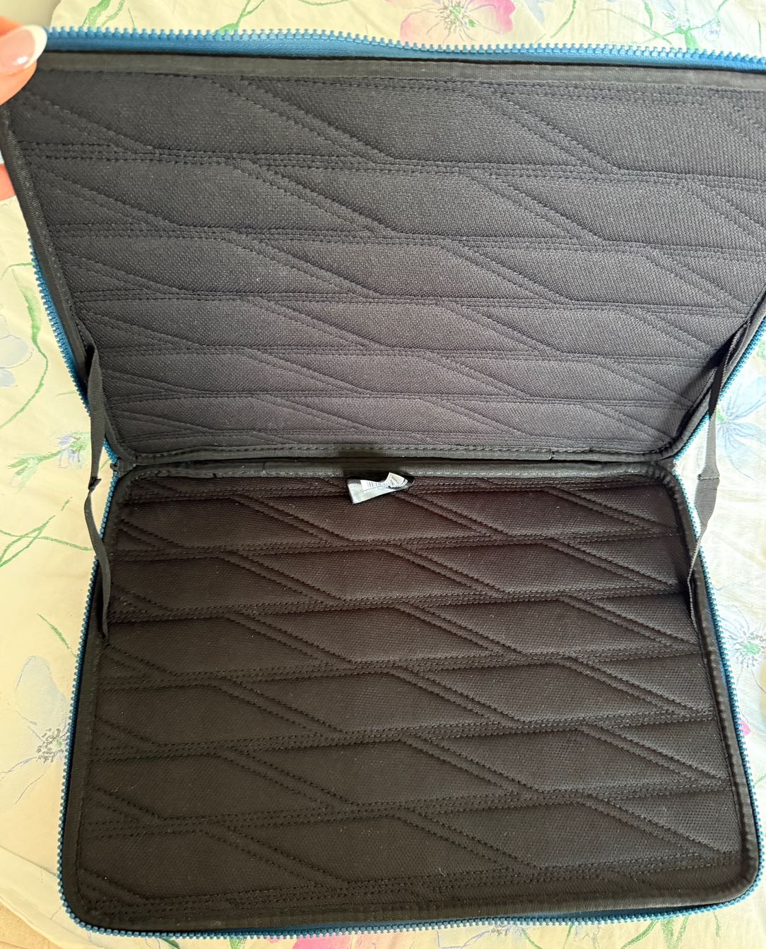 Thule Laptop Kılıfı — görsel 6/6