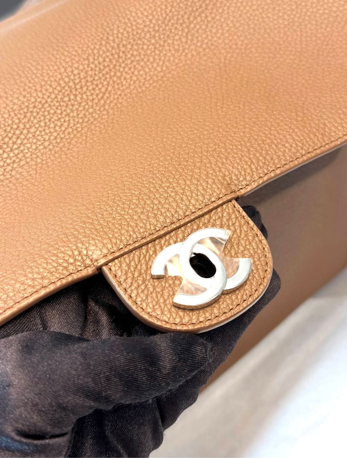 Chanel Maxi Flap Bag — görsel 4/12