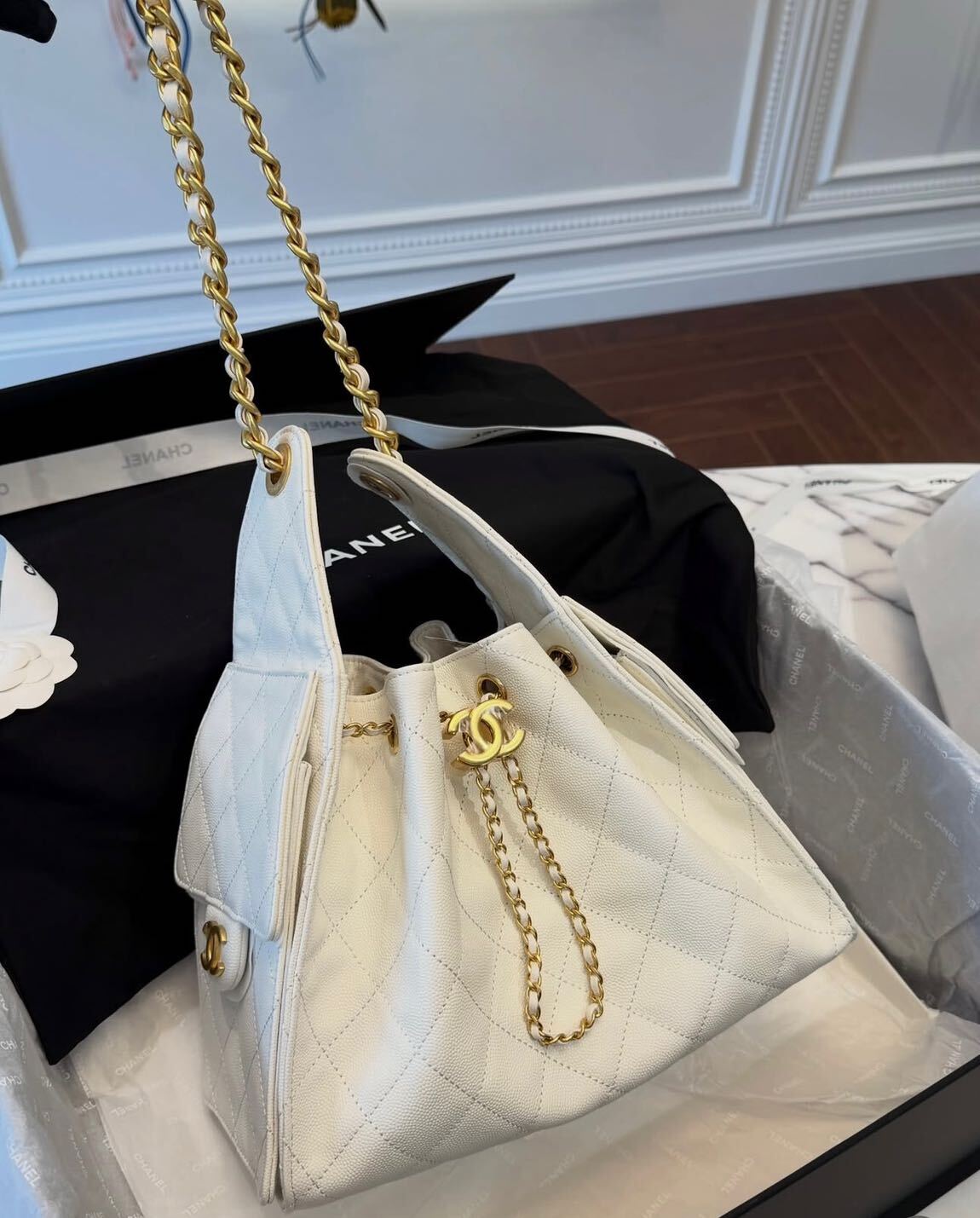 Chanel Hobo Bag — görsel 2/17