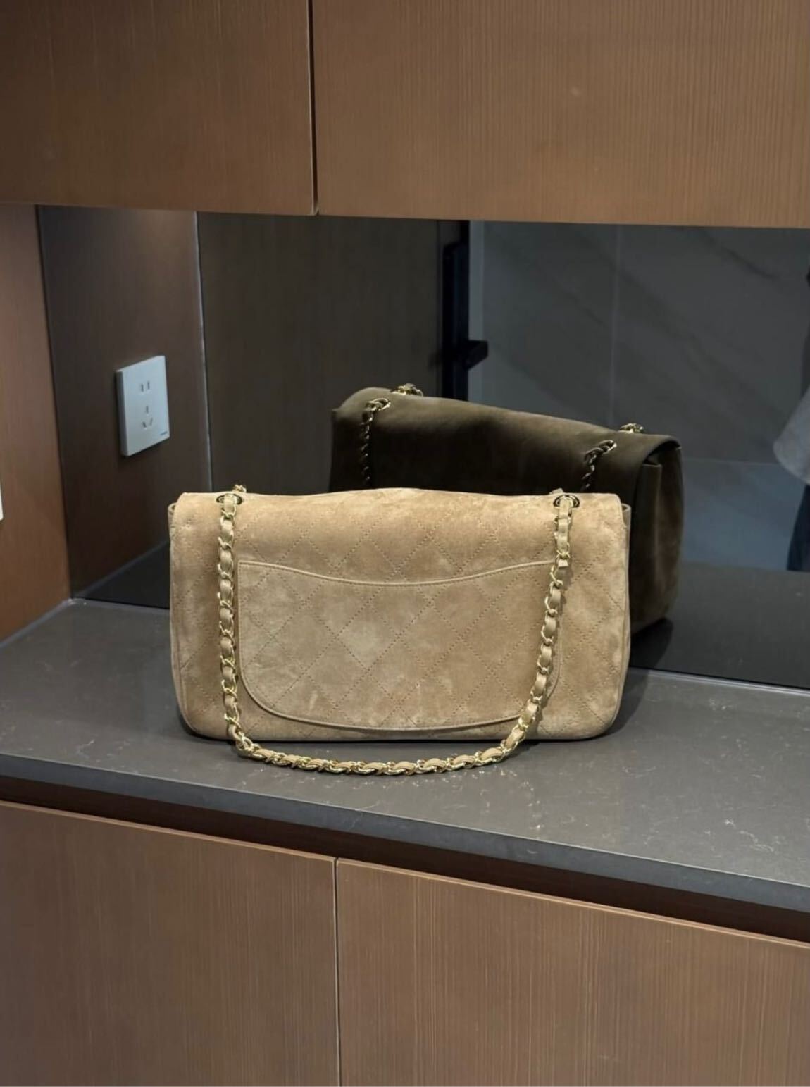 Chanel Maxi Flap Suede Bag — görsel 2/7