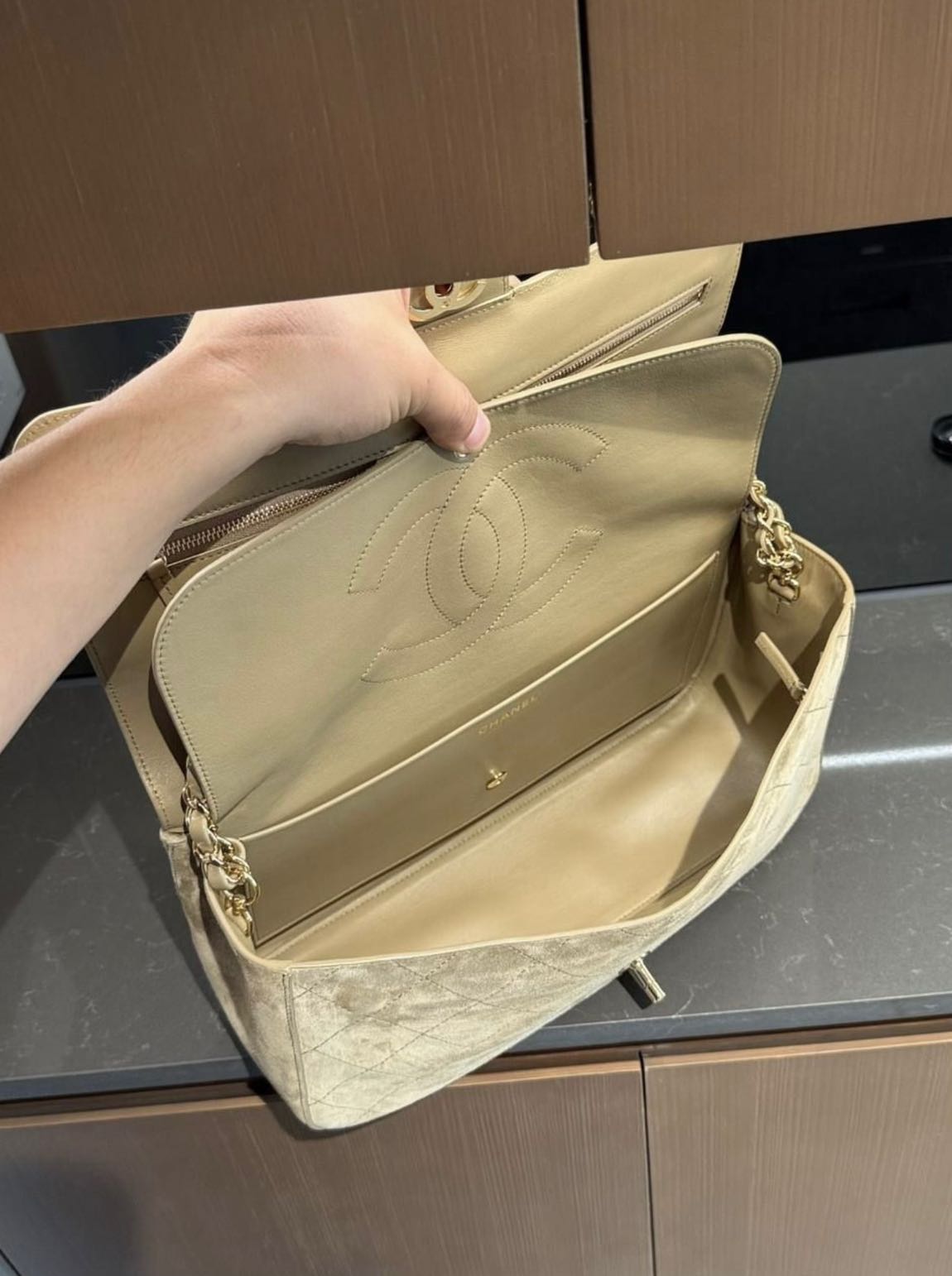 Chanel Maxi Flap Suede Bag — görsel 6/7