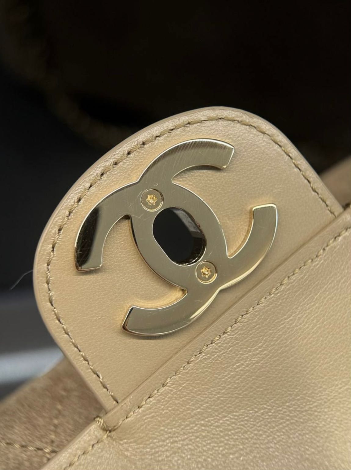 Chanel Maxi Flap Suede Bag — görsel 4/7
