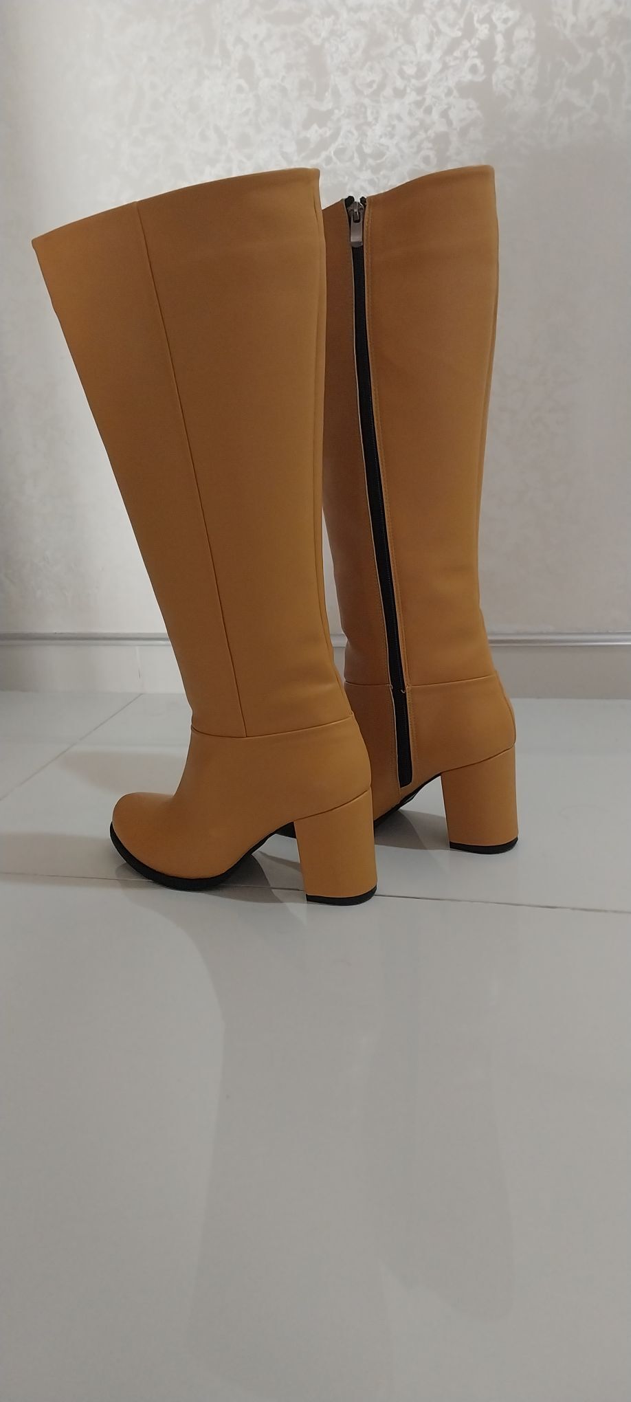 Sarı Çizme — görsel 2/3