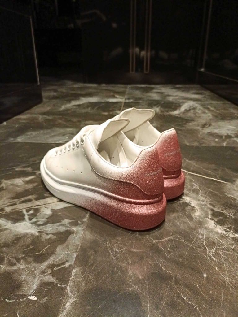 Alexander McQueen Pembe Beyaz Simli — görsel 2/13