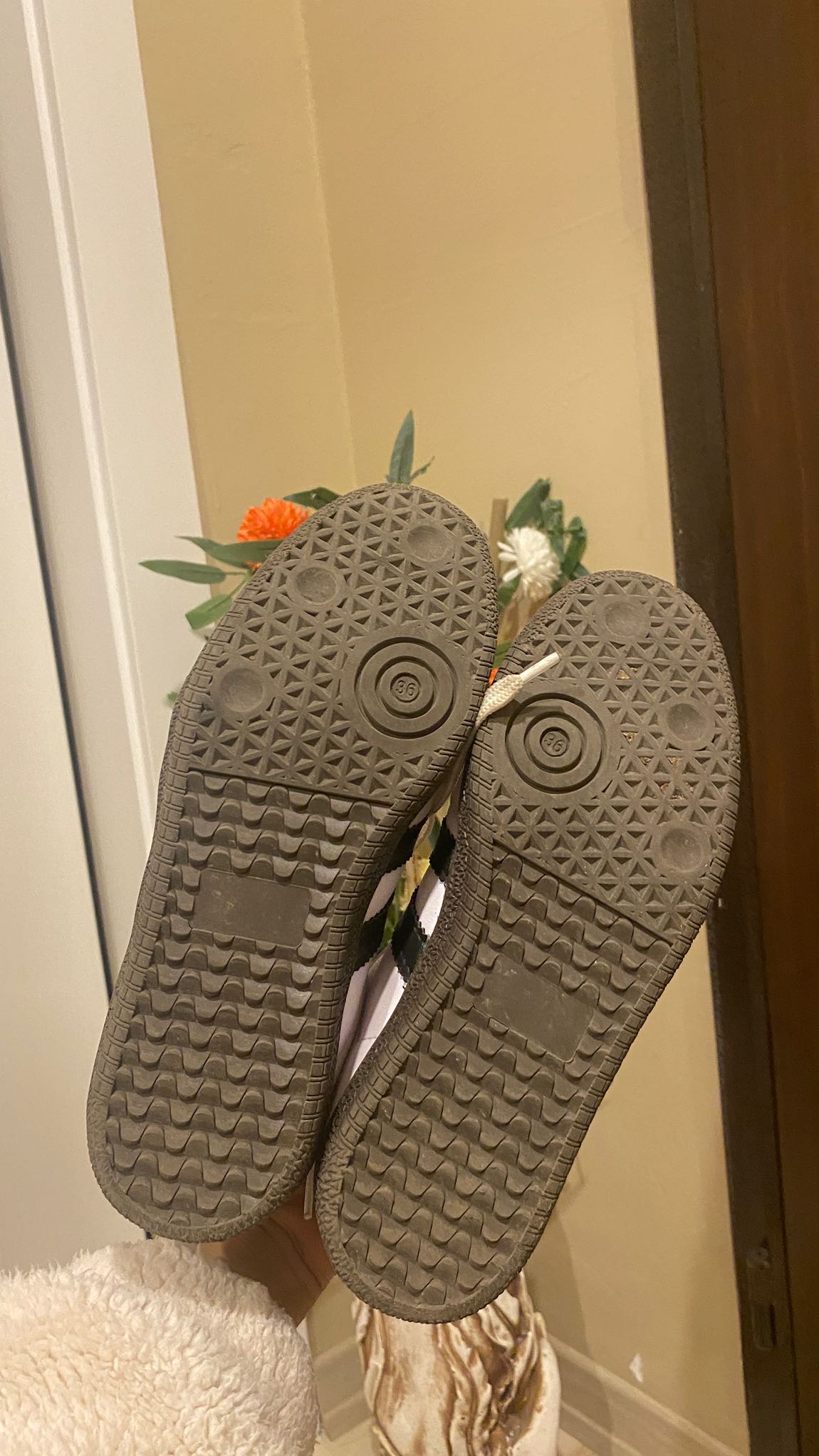 Beyaz Sneaker — görsel 3/3