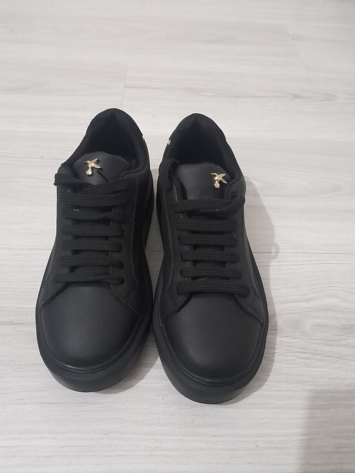 Siyah yeni Sneaker — görsel 3/5