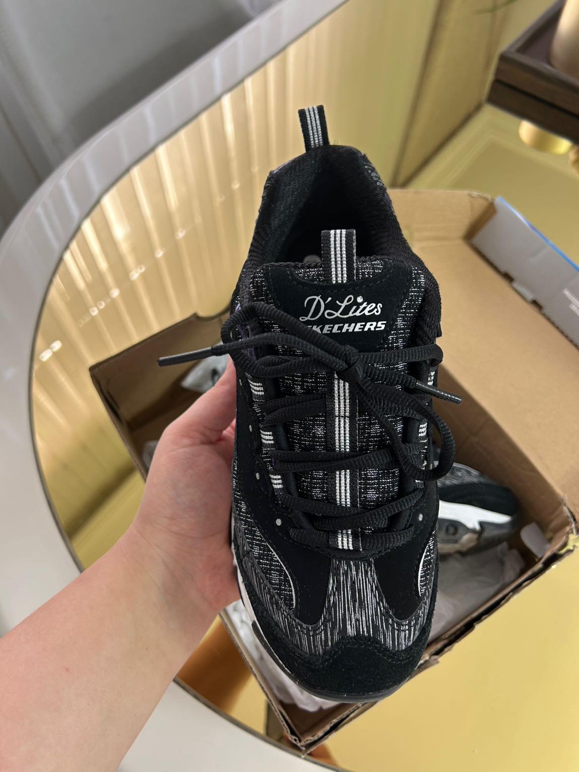 Skechers Desenli Spor Ayakkabı — görsel 2/8