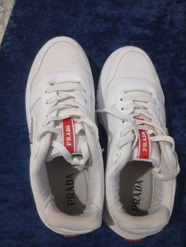 Prada Beyaz Sneaker — görsel 3/4