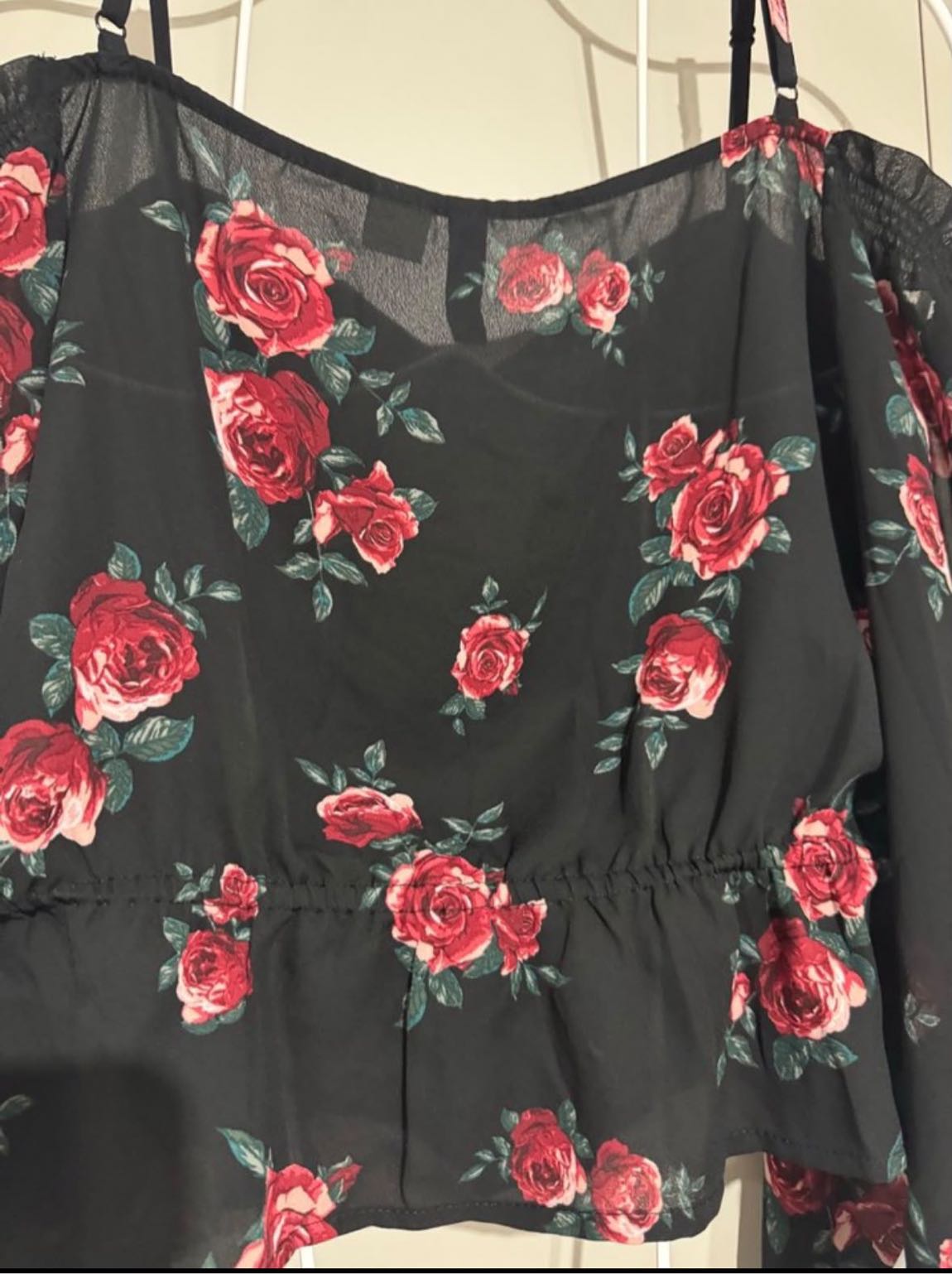 H&M Romantik Çiçekli Siyah Crop Bluz — görsel 9/12
