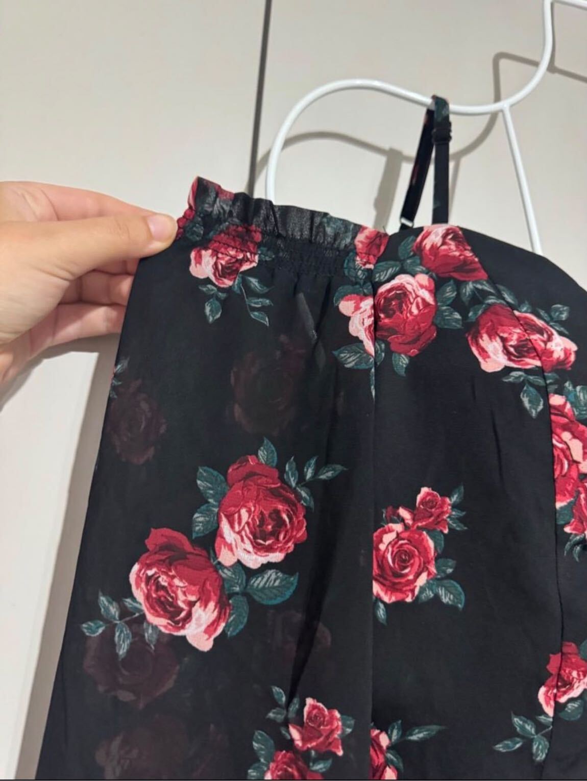 H&M Romantik Çiçekli Siyah Crop Bluz — görsel 4/12