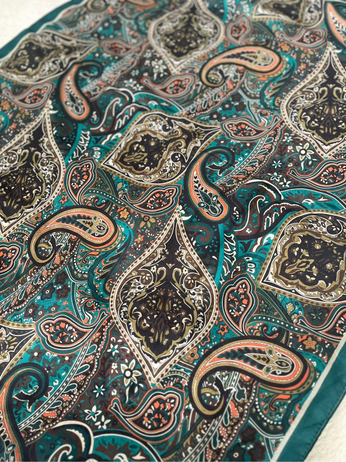 Desenli Şal — görsel 2/2