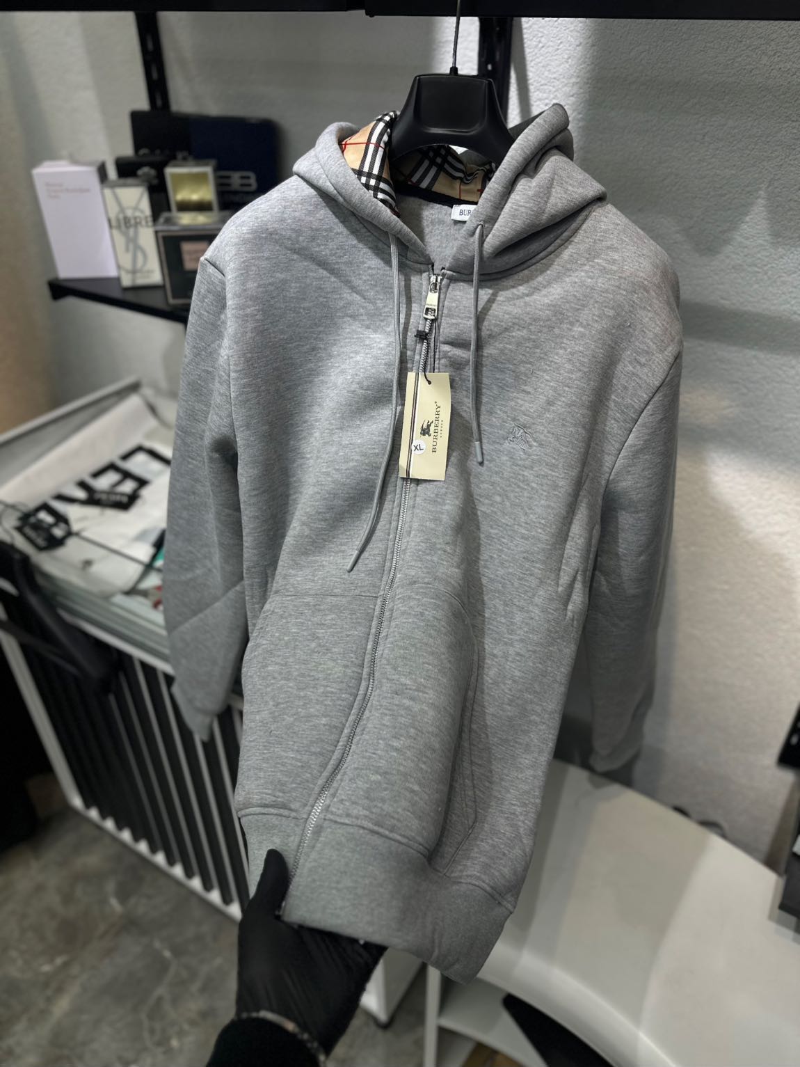BURBERRY HIRKA KAPÜŞONLU — görsel 2/4