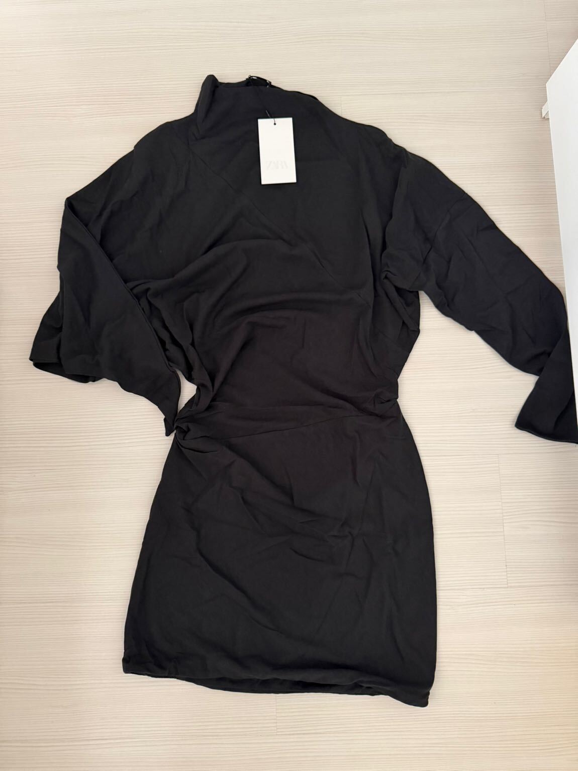 Zara Asimetrik Kısa Elbise — görsel 2/7