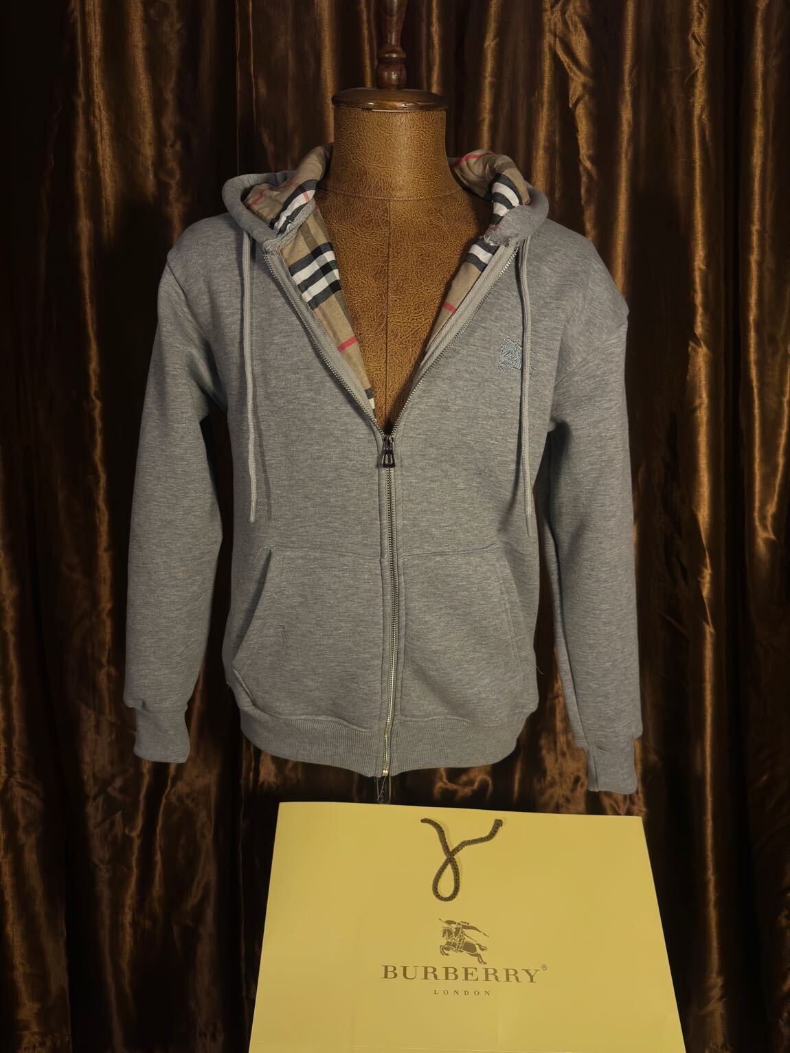 Burberry Hırka — görsel 3/4