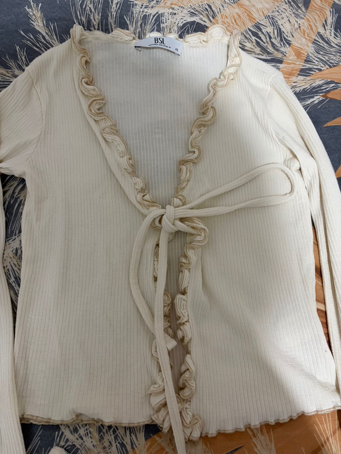 Krem Bağcıklı Hırka — görsel 2/6