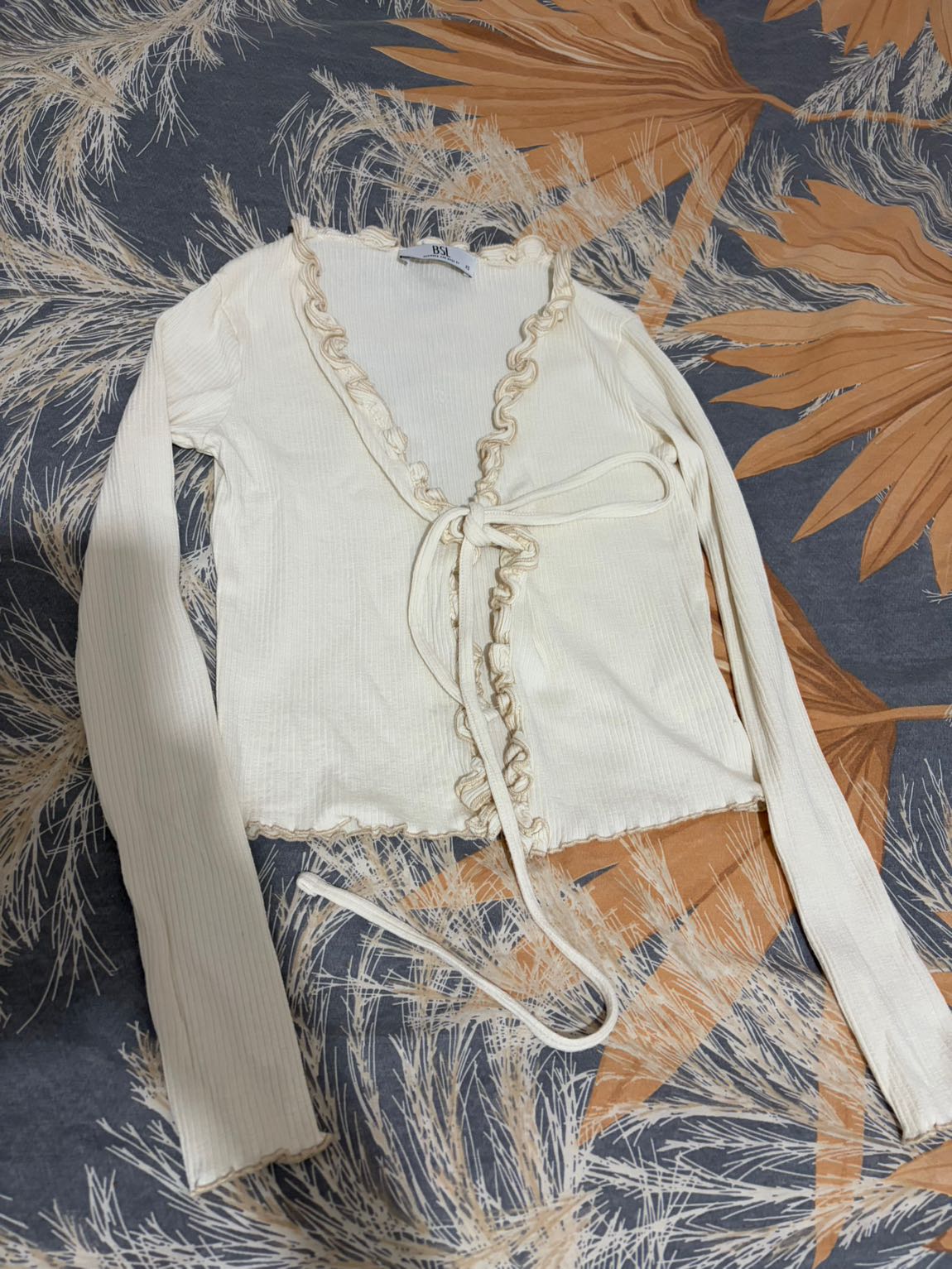 Krem Bağcıklı Hırka — görsel 3/6
