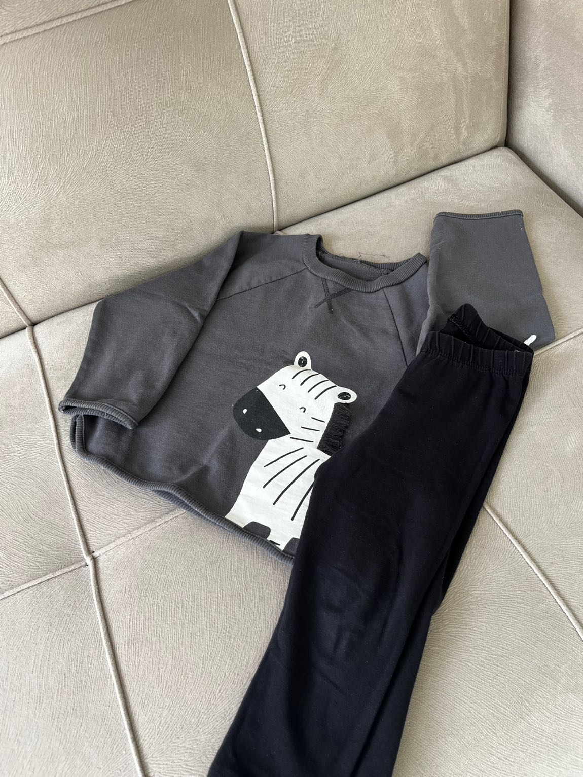 H&MSweatshirt ve Tayt Takımı — görsel 3/5