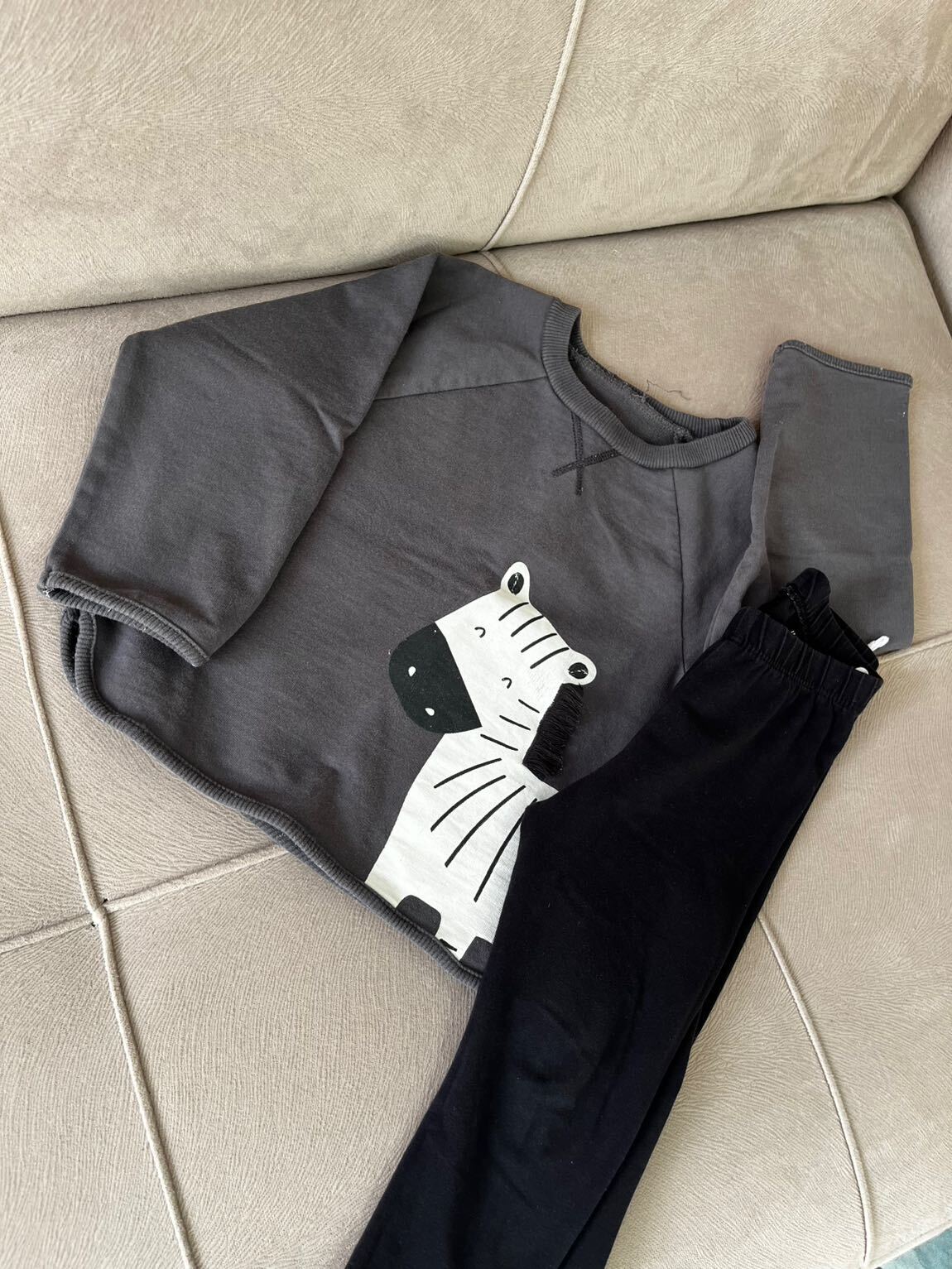 H&MSweatshirt ve Tayt Takımı — görsel 2/5