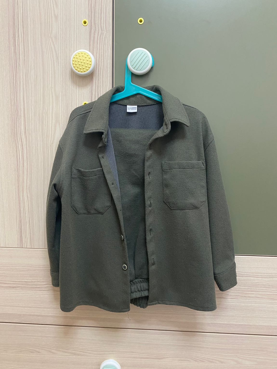 LC Waikiki Haki Gömlek Pantolon Takım — görsel 2/9