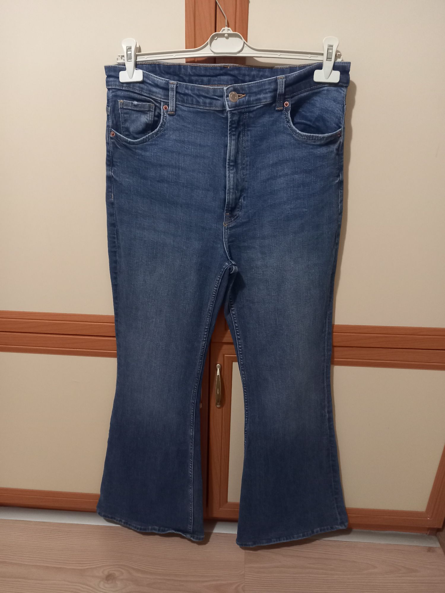 Bershka Mavi İspanyol Paça Jean — görsel 2/6