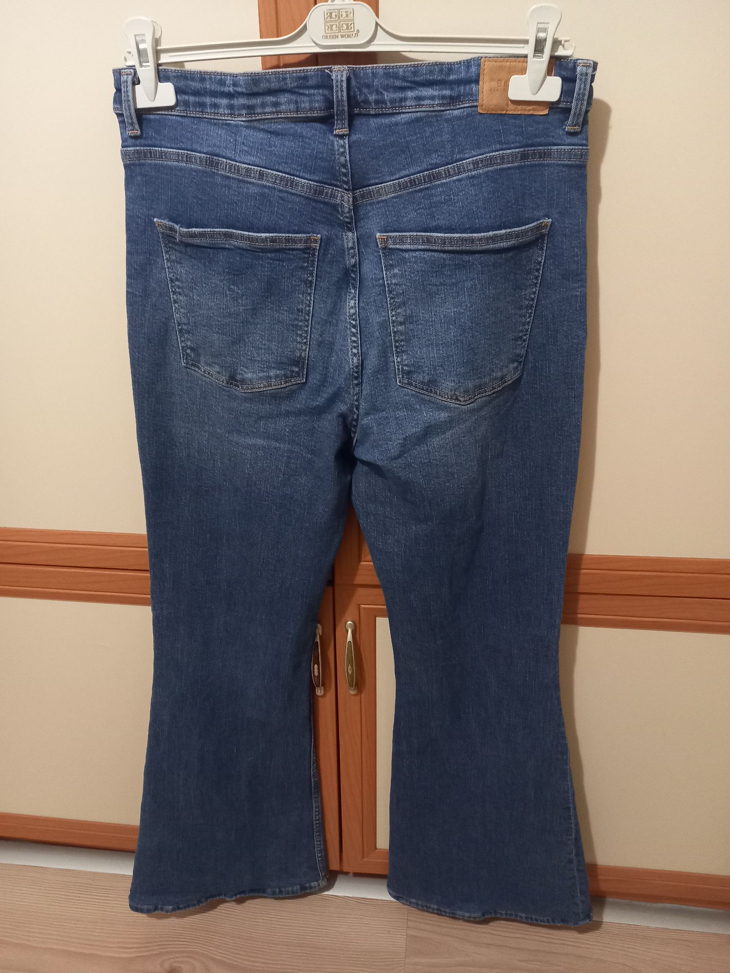 Bershka Mavi İspanyol Paça Jean — görsel 3/6