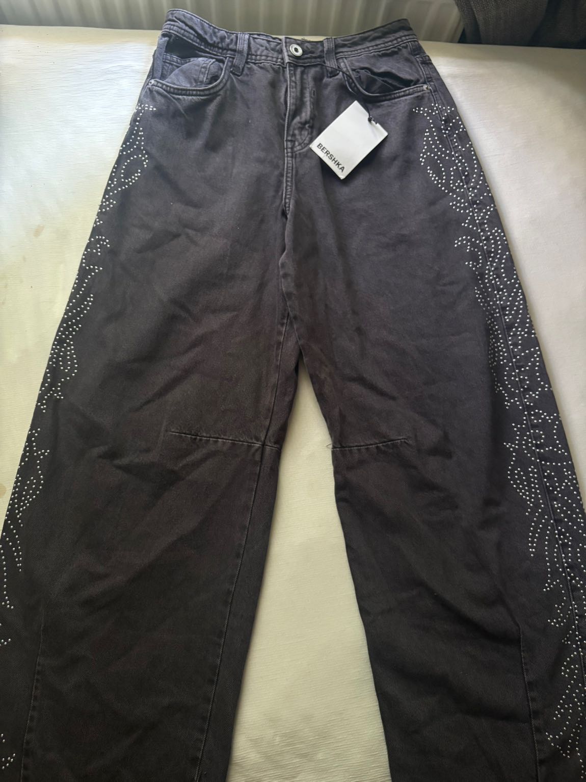 Bershka Taşlı Alev Desenli Füme Jean — görsel 2/11
