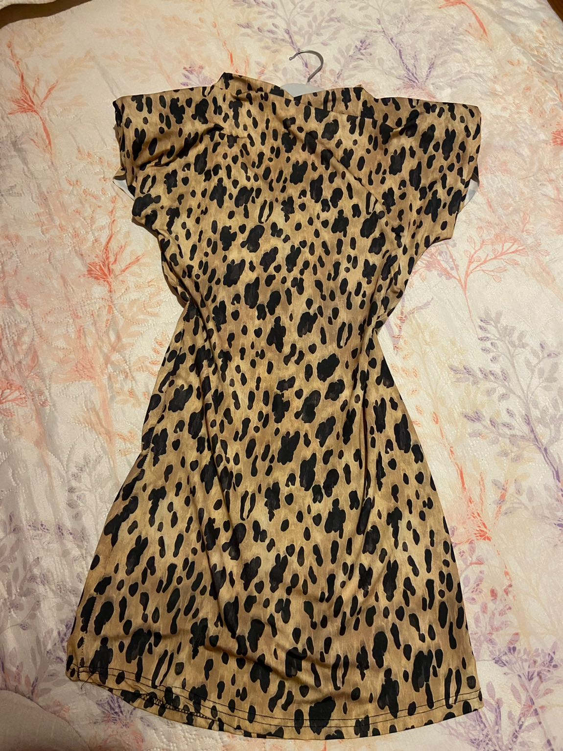 Kolları vatkalı leopar Desenli elbise — görsel 4/6