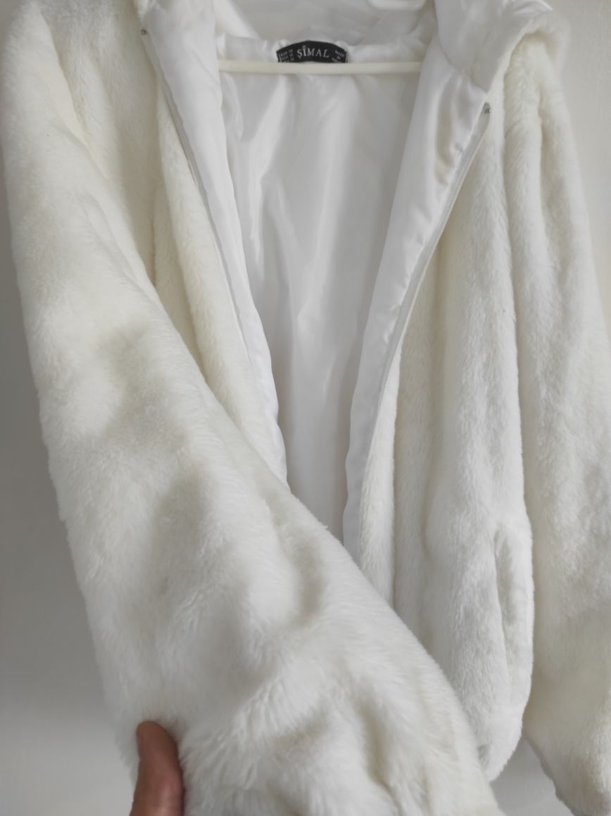 Beyaz Peluş Mont — görsel 3/4