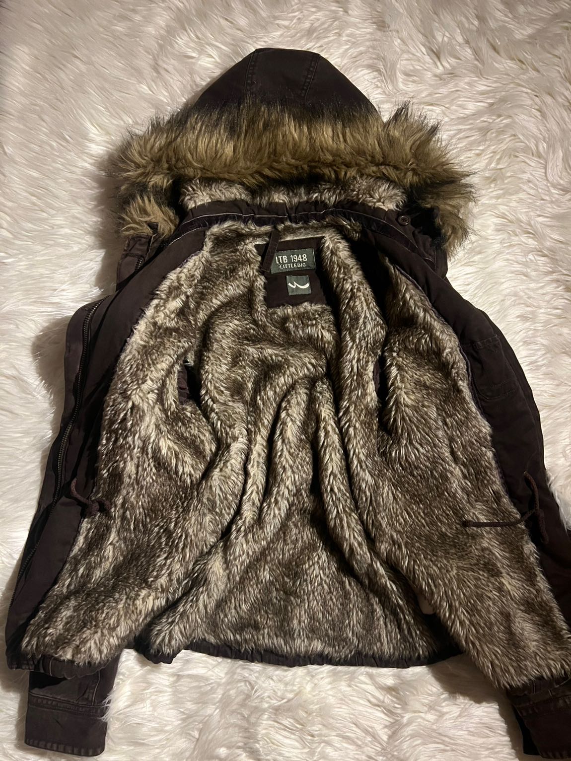 Bella Swan Fur Fitted Mont — görsel 5/6