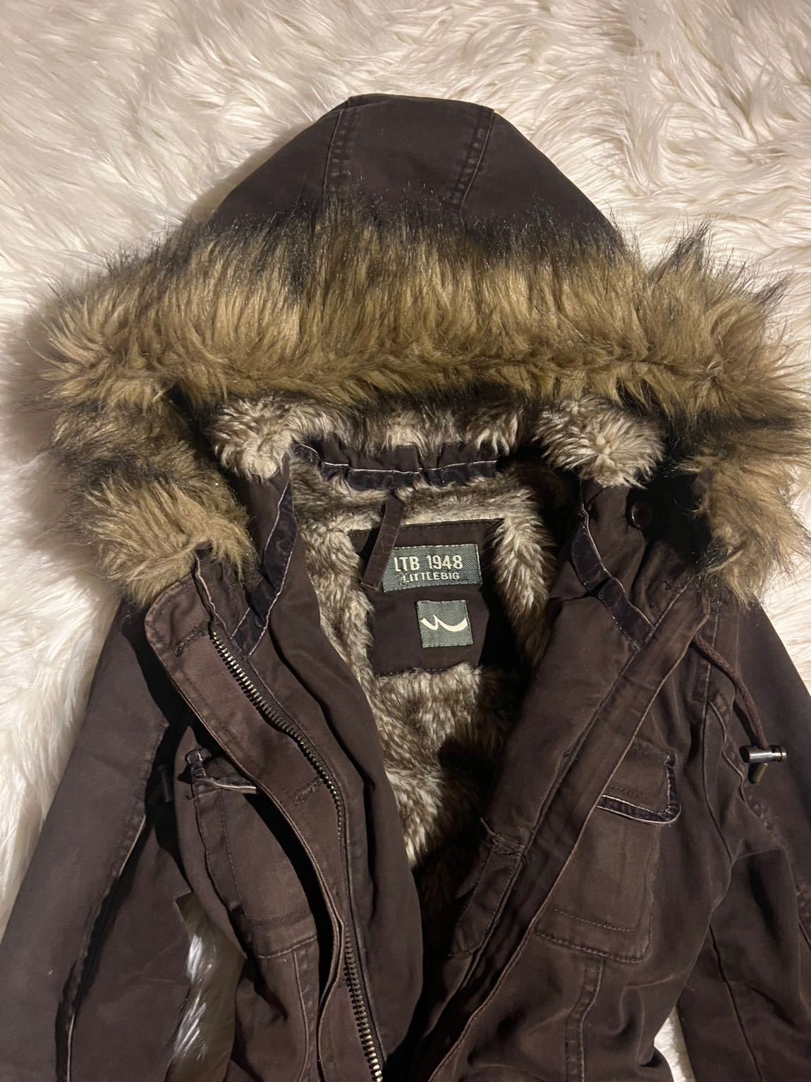 Bella Swan Fur Fitted Mont — görsel 6/6