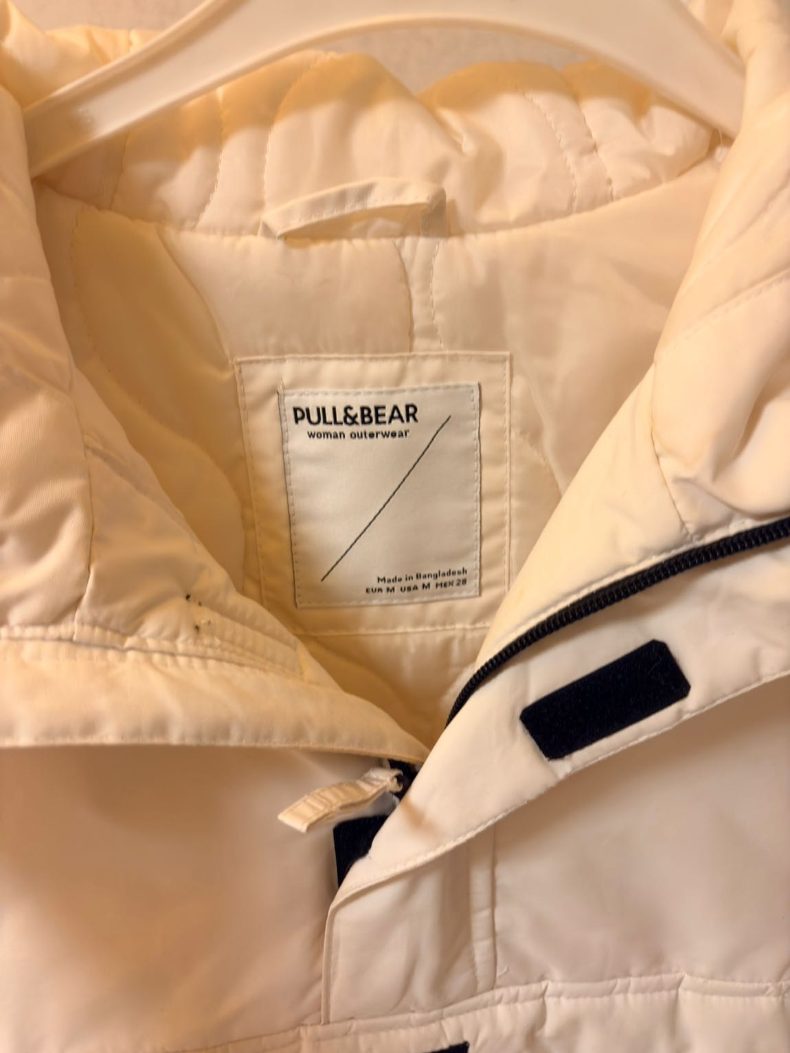 Pull&Bear Krem Kapüşonlu Mont — görsel 2/8