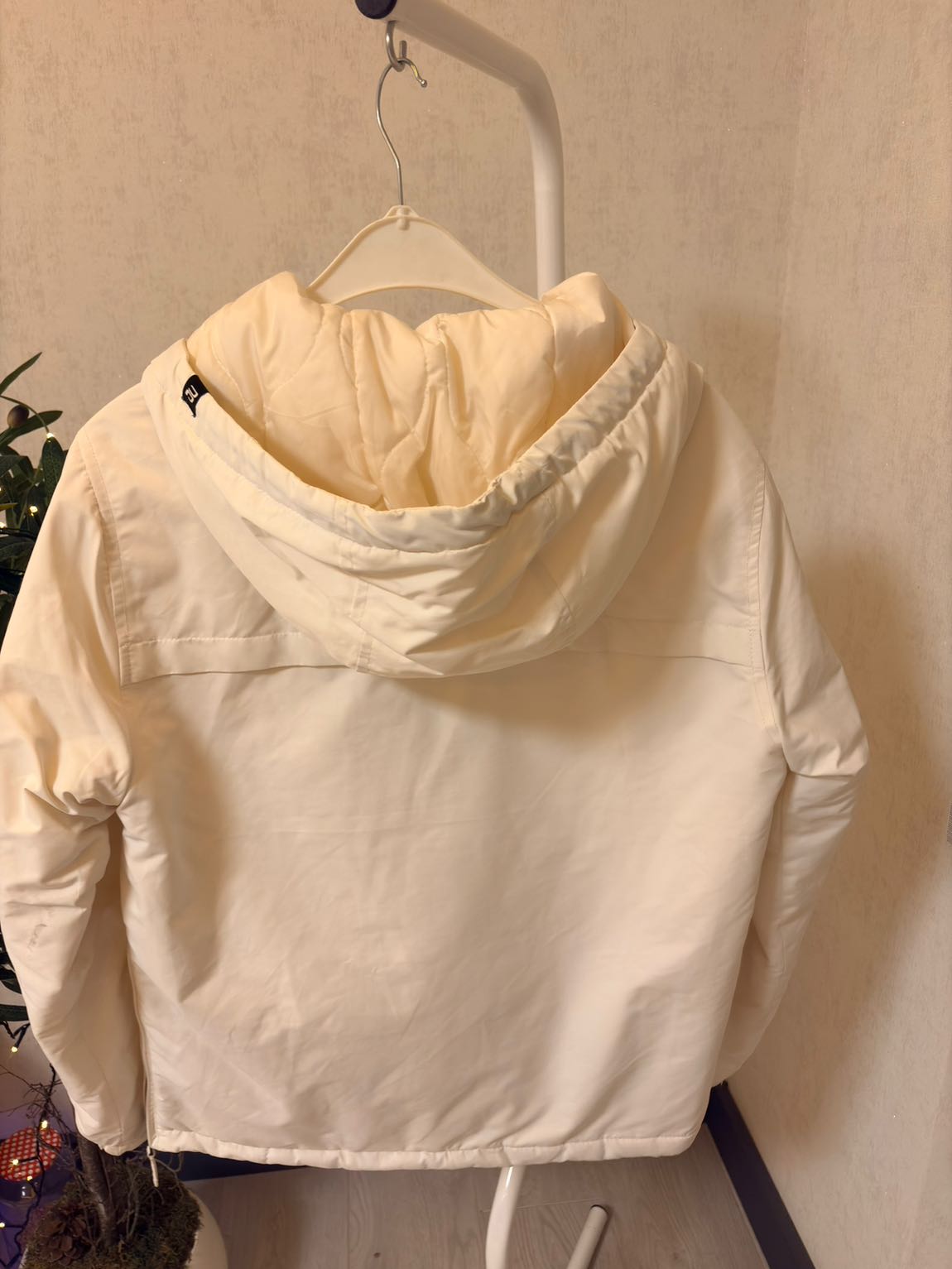 Pull&Bear Krem Kapüşonlu Mont — görsel 6/8