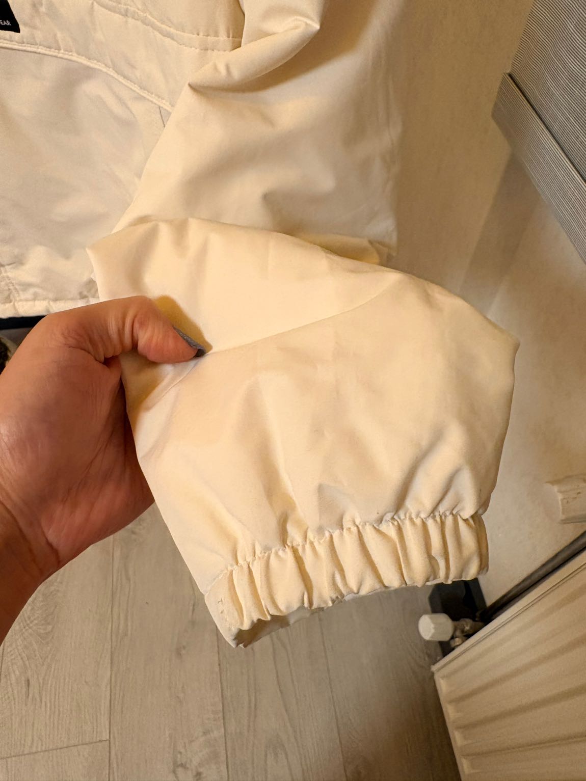 Pull&Bear Krem Kapüşonlu Mont — görsel 5/8