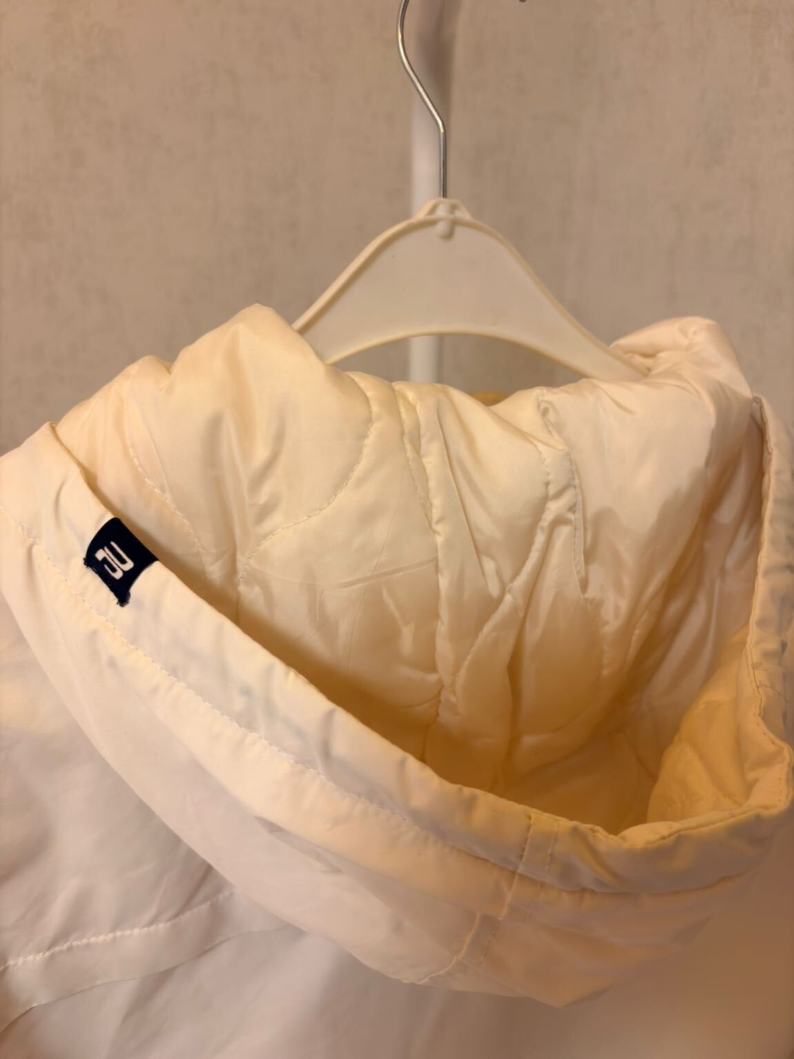 Pull&Bear Krem Kapüşonlu Mont — görsel 7/8