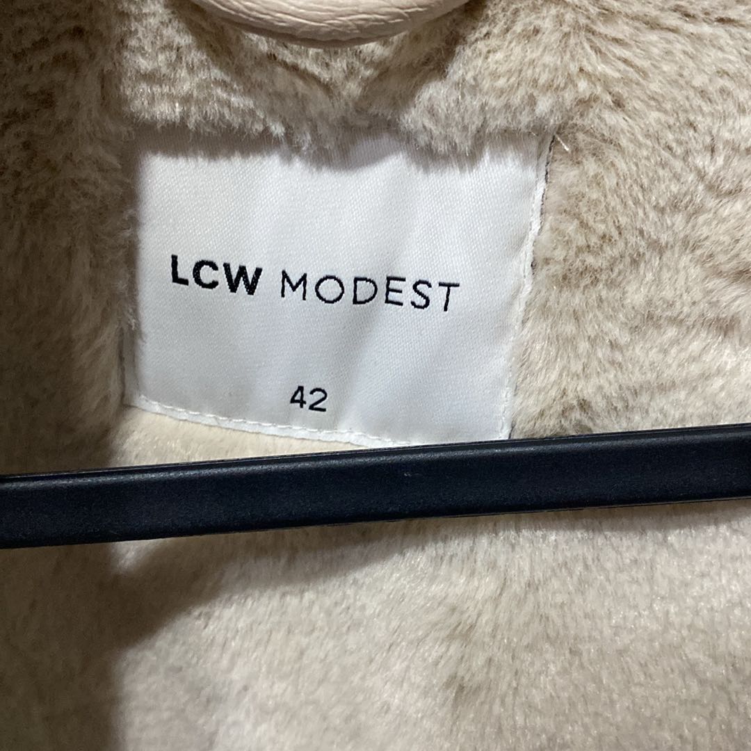 Bej Peluş Mont — görsel 2/3