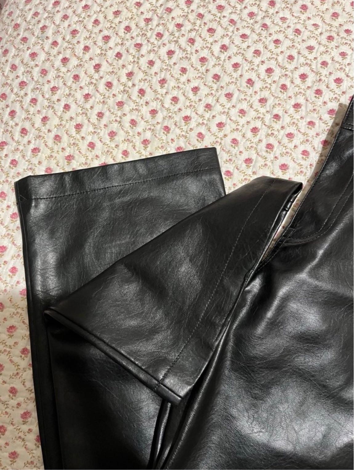 Bershka Siyah Suni Deri Pantolon — görsel 4/5