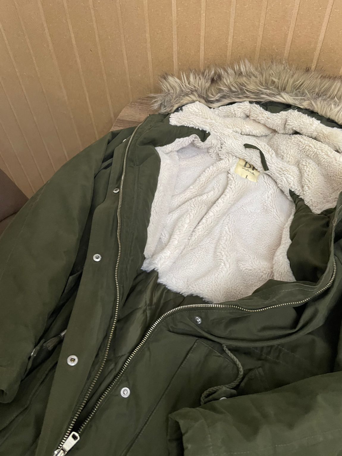 Haki Kapüşonlu Parka — görsel 4/4