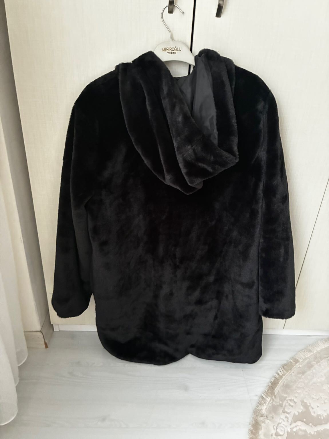 Siyah Peluş Mont — görsel 2/3