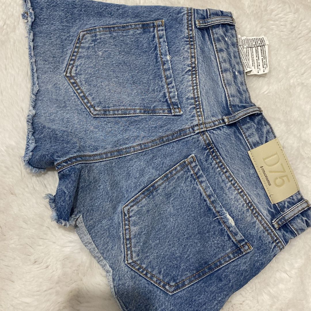 Stradivarius D75 distressed denim şort — görsel 6/6