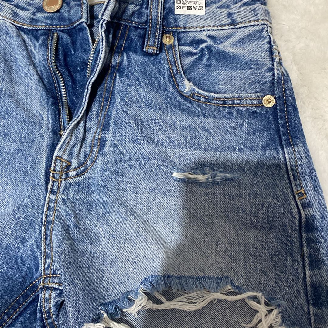 Stradivarius D75 distressed denim şort — görsel 5/6