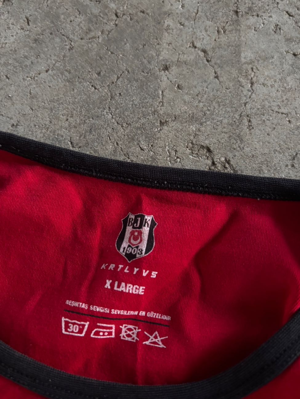 Beşiktaş Unisex Long Sleeve Sweatshirt — görsel 5/5