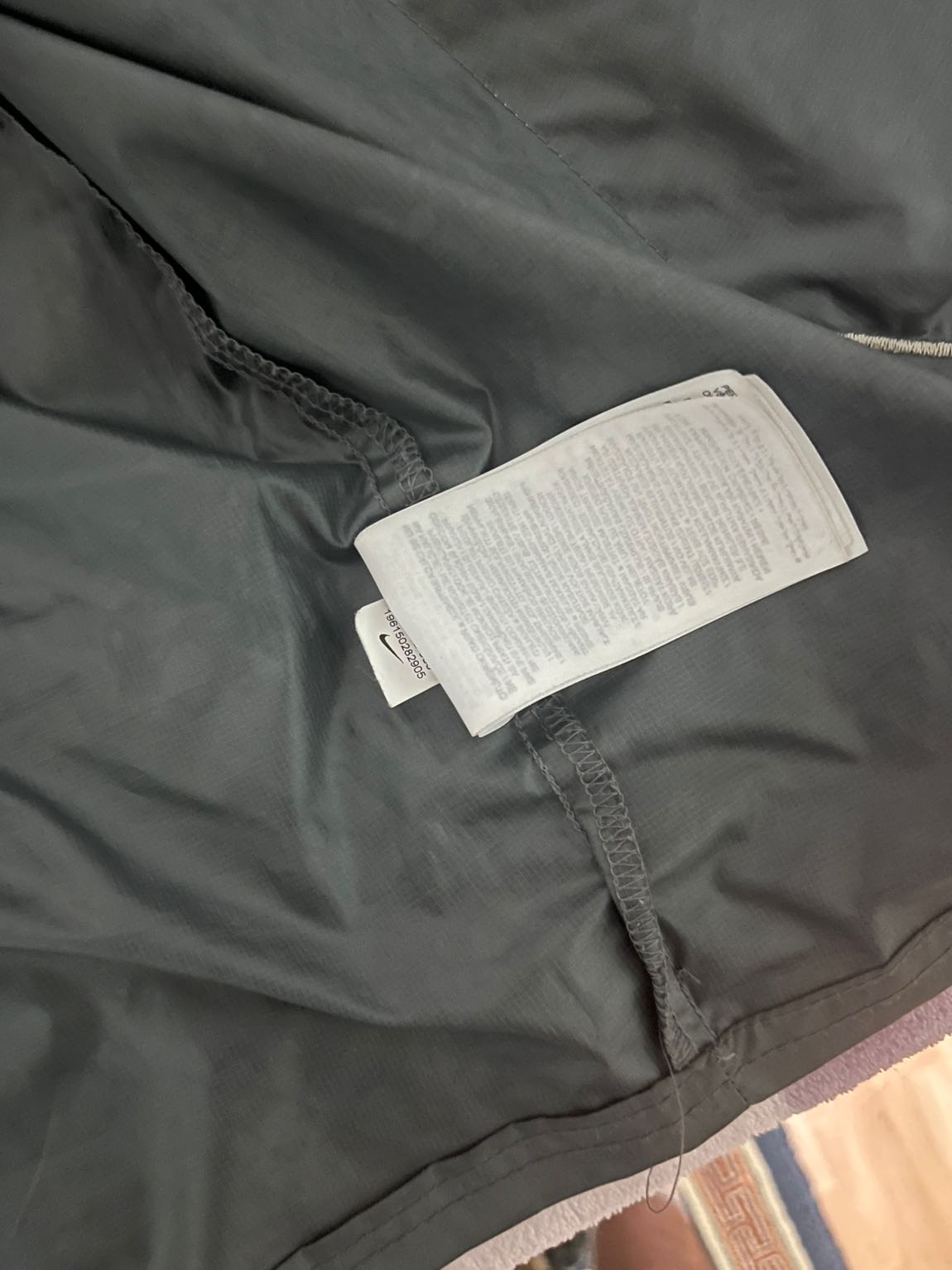 Nike yağmurluk — görsel 5/6