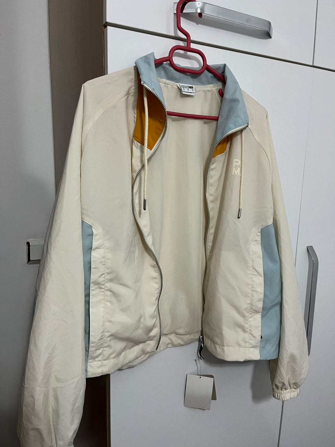 Puma krem yağmurluk/hiç giyilmedi — görsel 3/4
