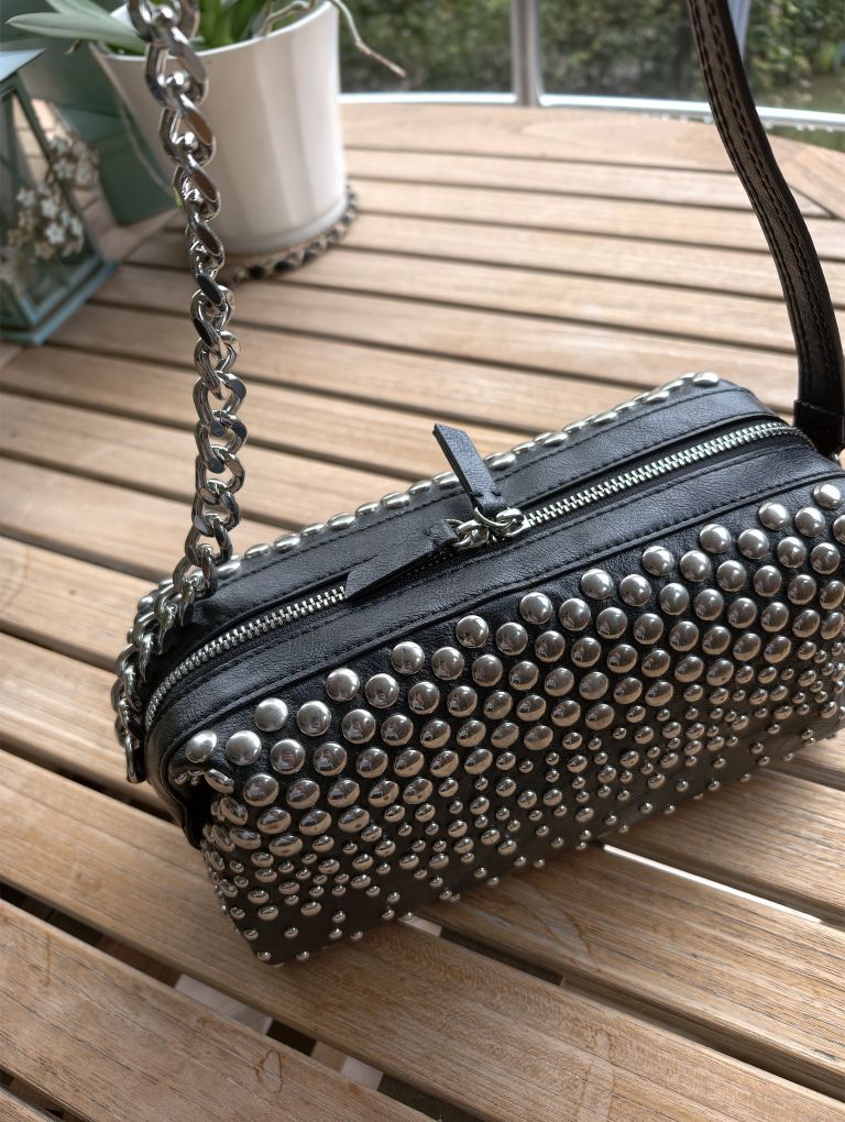 Zara Siyah Stud Detaylı Çanta — görsel 2/9