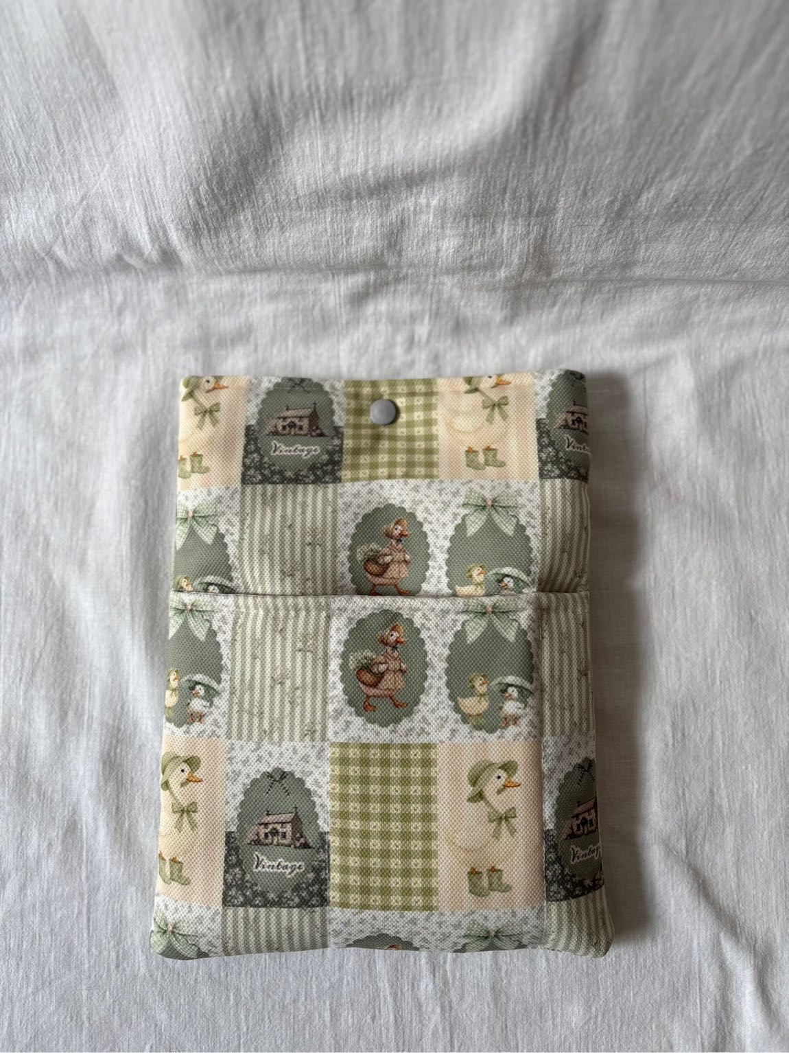Vintage ördekler kitap kılıfı — görsel 2/5
