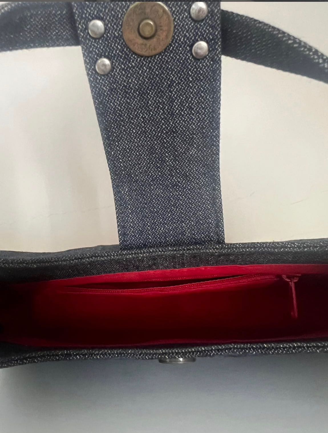 Guess Taş Detaylı Denim Omuz Çantası — görsel 6/9