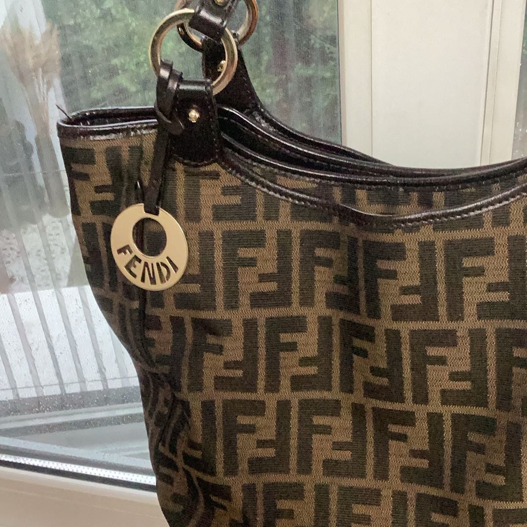 Fendi canta — görsel 2/11