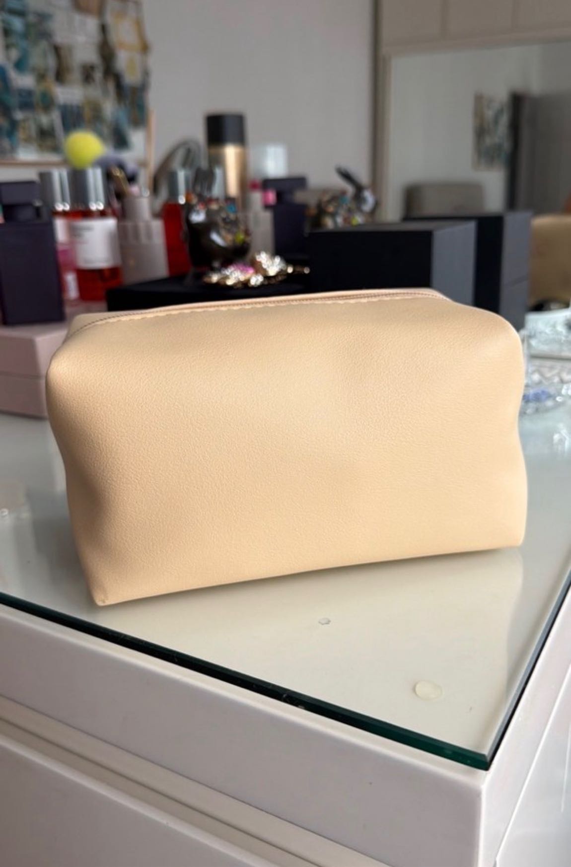 Bvlgari Emirates Business Makyaj Çantası — görsel 4/7