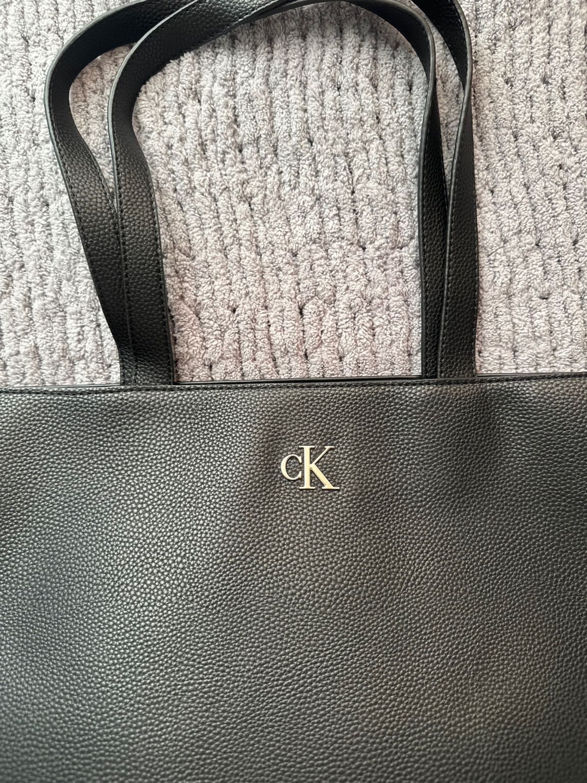 Calvin Klein Siyah Deri Kol Çantası — görsel 2/3